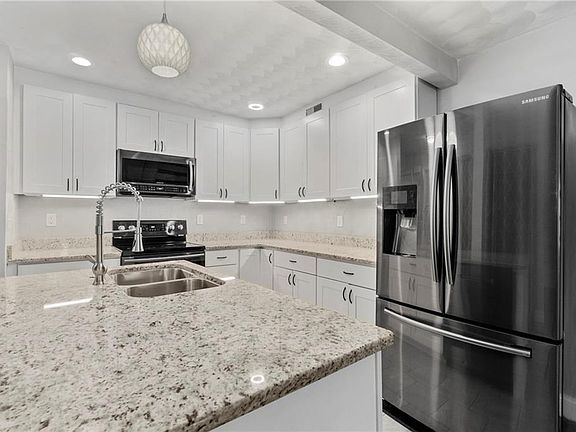 5th image of 1544 Crescent Pointe Ln #1