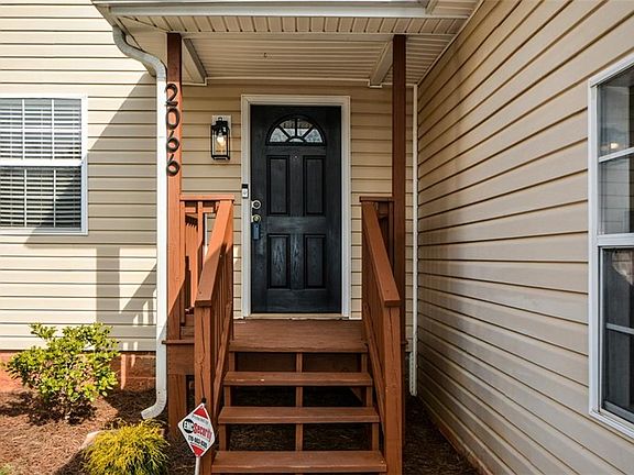 3rd image of 2066 Tilson Rd