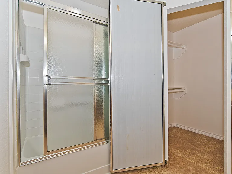 6014 Parkmeadow Dr — Photo 16