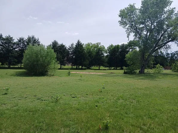 3212 E Water Well Rd, Salina, KS 67401