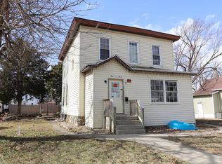 407 N Madison St, Clinton, IL 61727