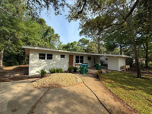 305 Washington Ave Photo 1