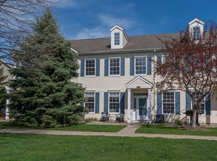 1724 Countryside Dr, Shakopee, MN 55379
