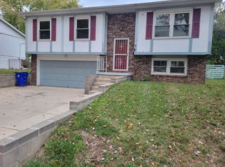 1896 King Arthur Dr, Decatur, IL 62526