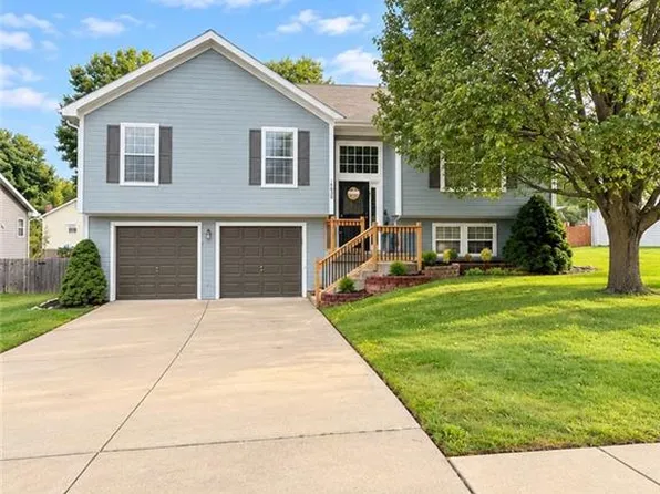 10430 N Tracy Ave, Kansas City, MO 64155