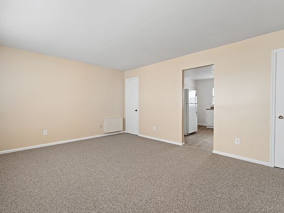 4th image of 208 No Park St #2