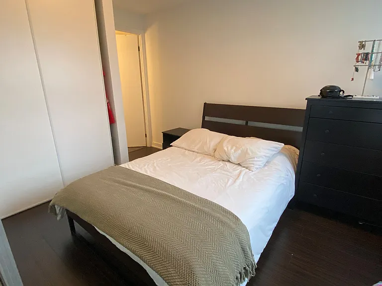 20 Joe Shuster Way #1417 — Photo 6