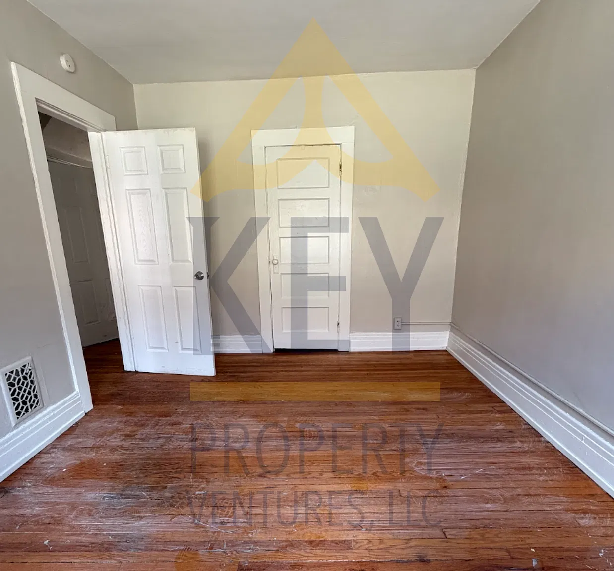 8 Clay Avenue — Photo 1