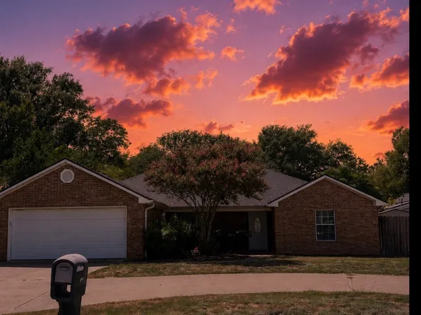 309 Baker St, Lindale, TX 75771