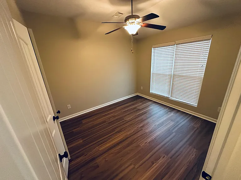 3272 Alexandria Dr — Photo 19
