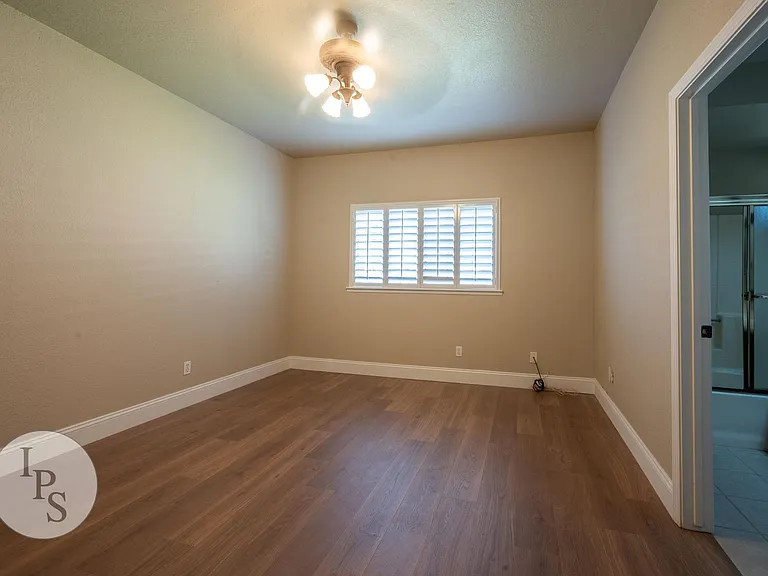 8153 N Cedar Ave #126 — Photo 15