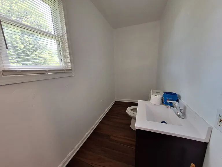 23720 Shakespeare Ave — Photo 16