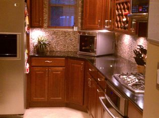 6814 61st Rd, Middle Village, NY 11379