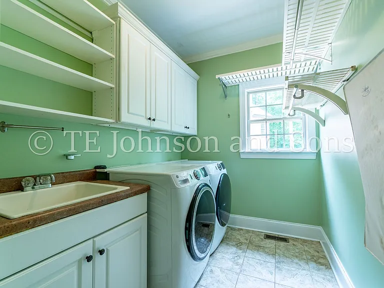 1112 Oakencroft Ct — Photo 18
