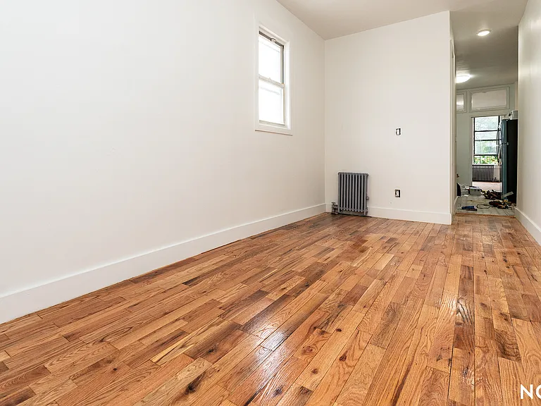 88 Menahan St #3B — Photo 2