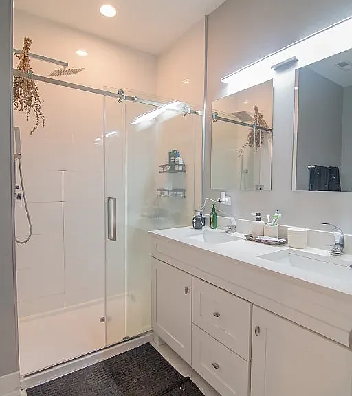 2448 N Albany Ave #3S — Photo 1