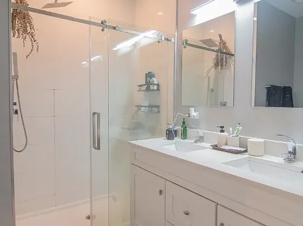 2448 N Albany Ave #3S, Chicago, IL 60647