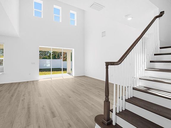 4th image of 2120 Babbling Brook Blvd
