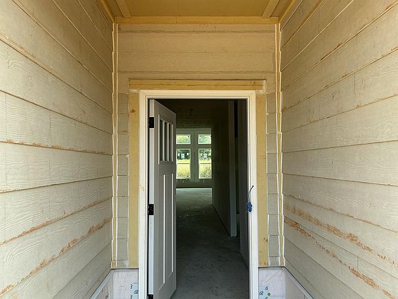 4th image of 131 Cottage Grove Cir