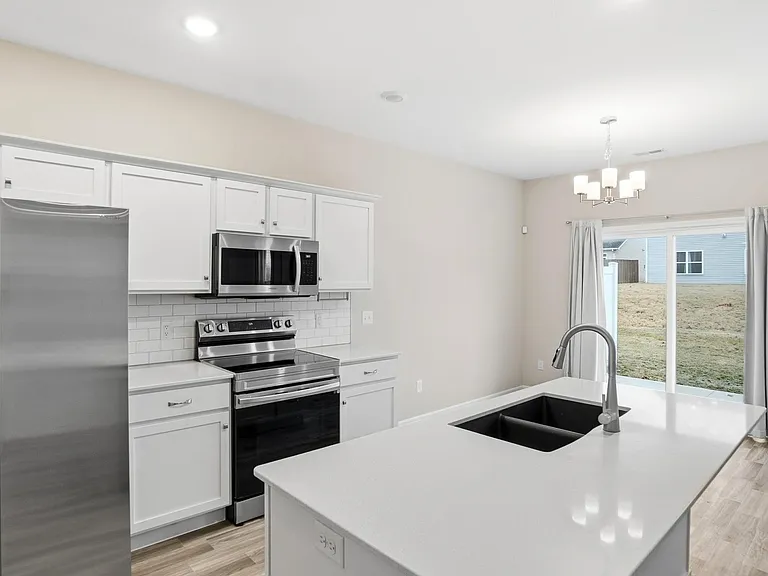 3597 Canal Square Dr — Photo 9