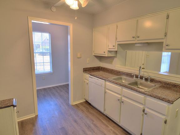 3rd image of 4578 Summer Creek Cv