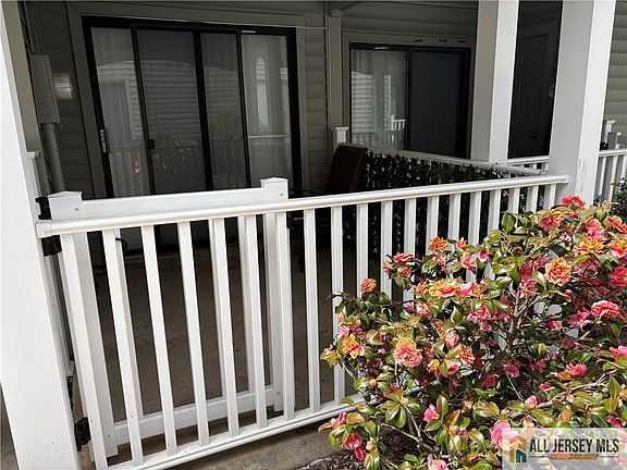 5th image of 904 Gregorys Way
