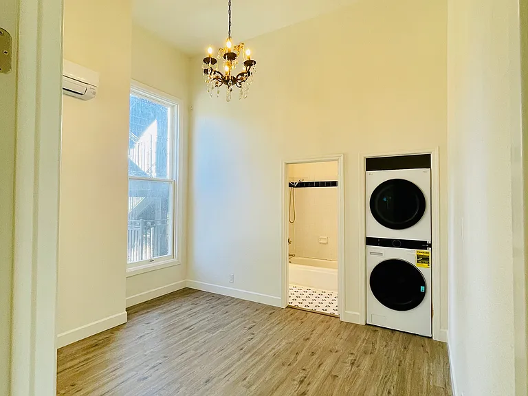 1120 Oak St #3 — Photo 9