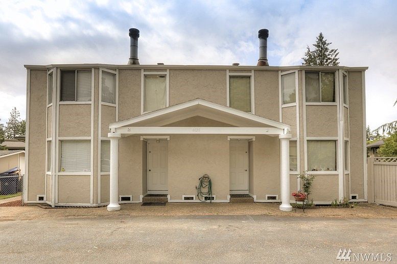 1st image of 4626 176th St SW