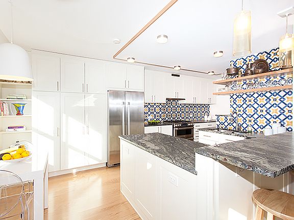 3rd image of 201 E 77th St APT 8B