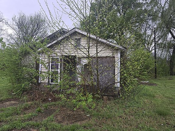 2nd image of 1021 Denny St