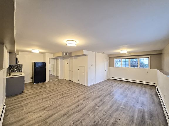 5th image of 112 Adams Ave #1