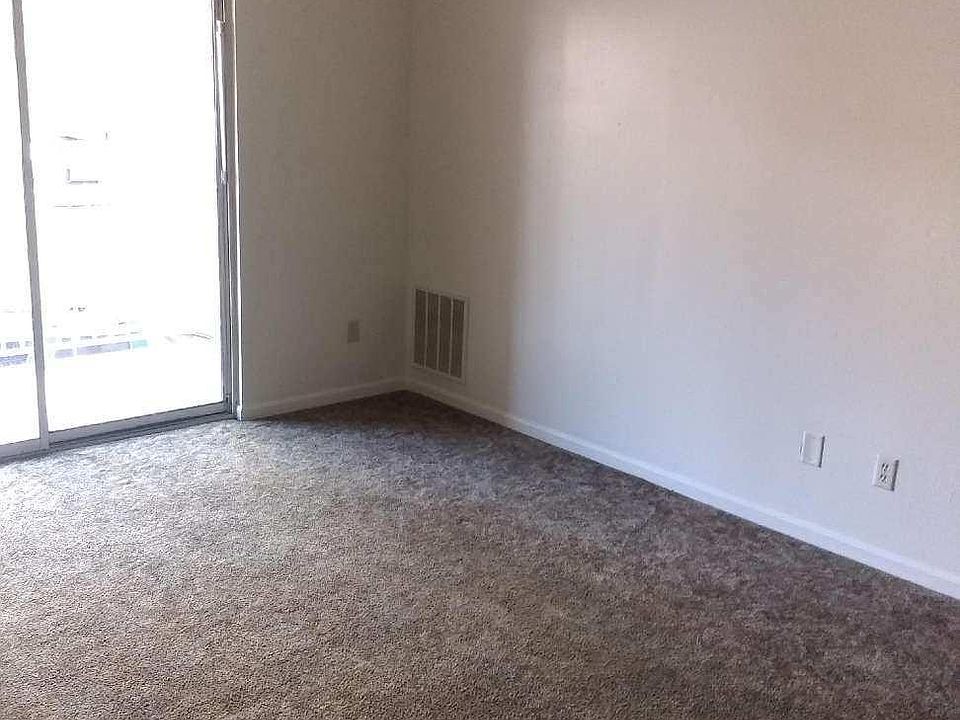 1st image of 162 Richardson Pl APT 5