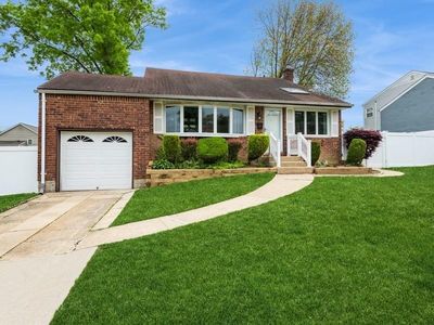 10 Ronnie Lane, Bethpage, NY, 11714
