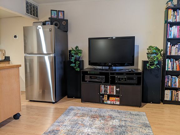 2nd image of 1629 Toledano St #203