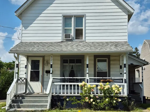 321 Hoy Ave, Woodstock, IL 60098