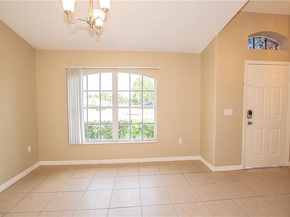 3rd image of 113 Long Pine Dr
