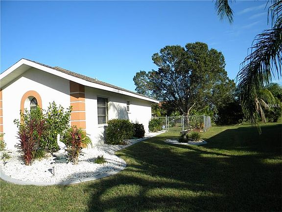 3rd image of 32 Bariloche Dr
