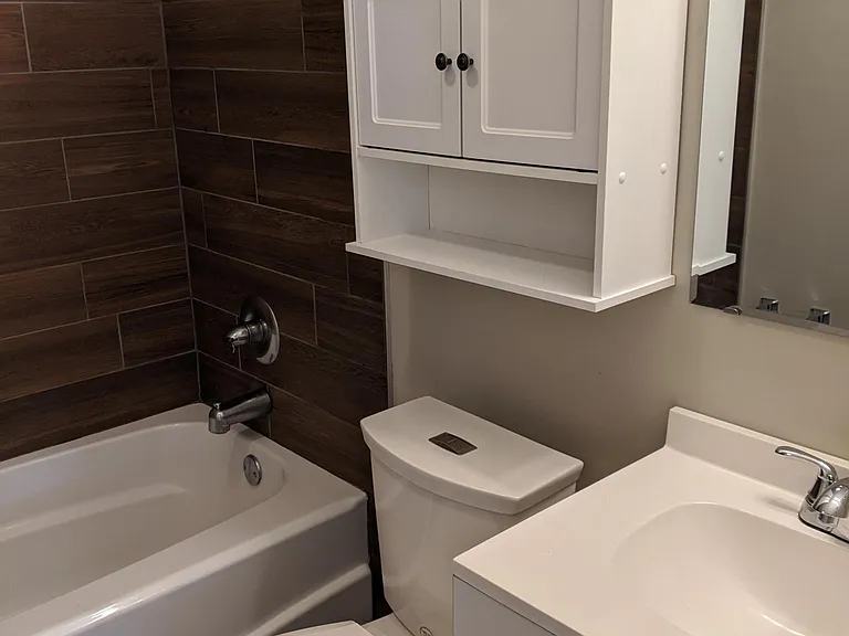 1118 W 9th Ave #2 — Photo 3