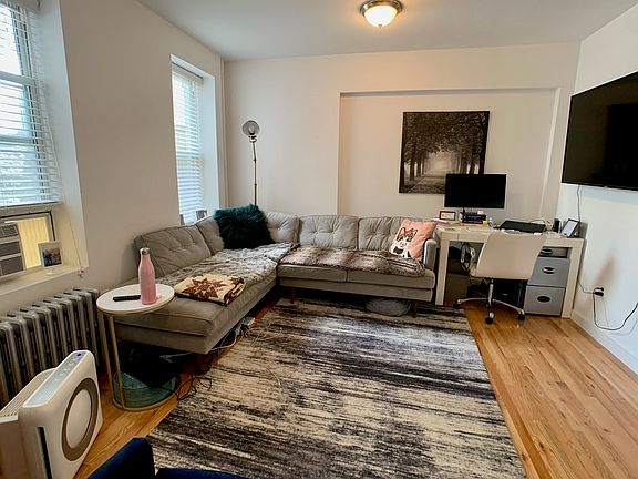 3rd image of 191 Grand St #15A
