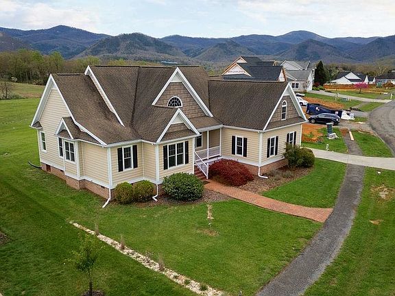 5th image of 210 Vista Links Dr