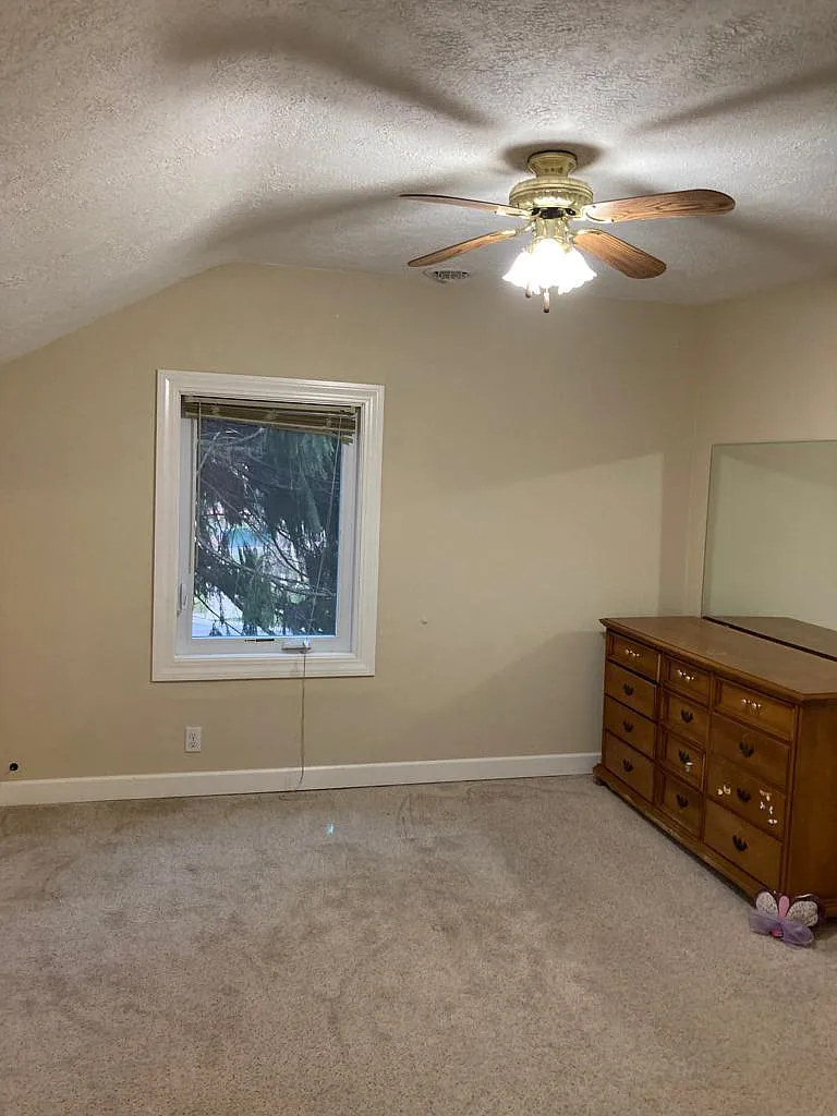 375 Bonesteel St — Photo 2