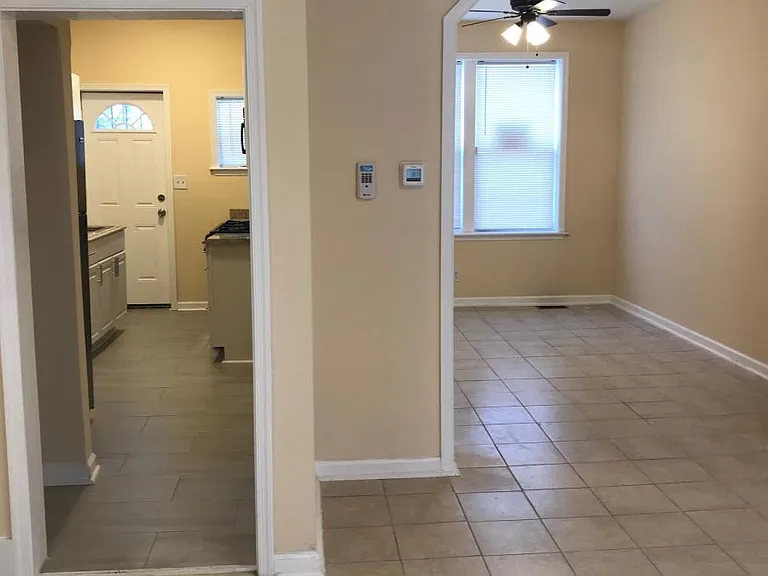 2922 Grantley Ave — Photo 3