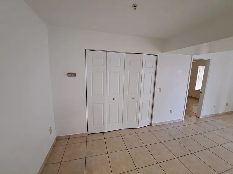 2360 SW Archer Rd #703 — Photo 4