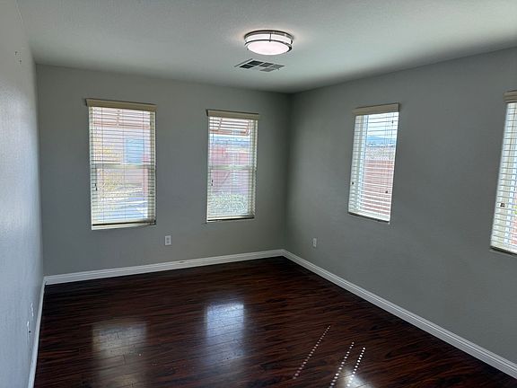 2nd image of 5122 Tioga Pass Ave