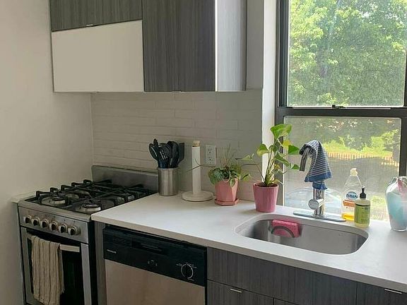 4th image of 222 Palmetto St #2R