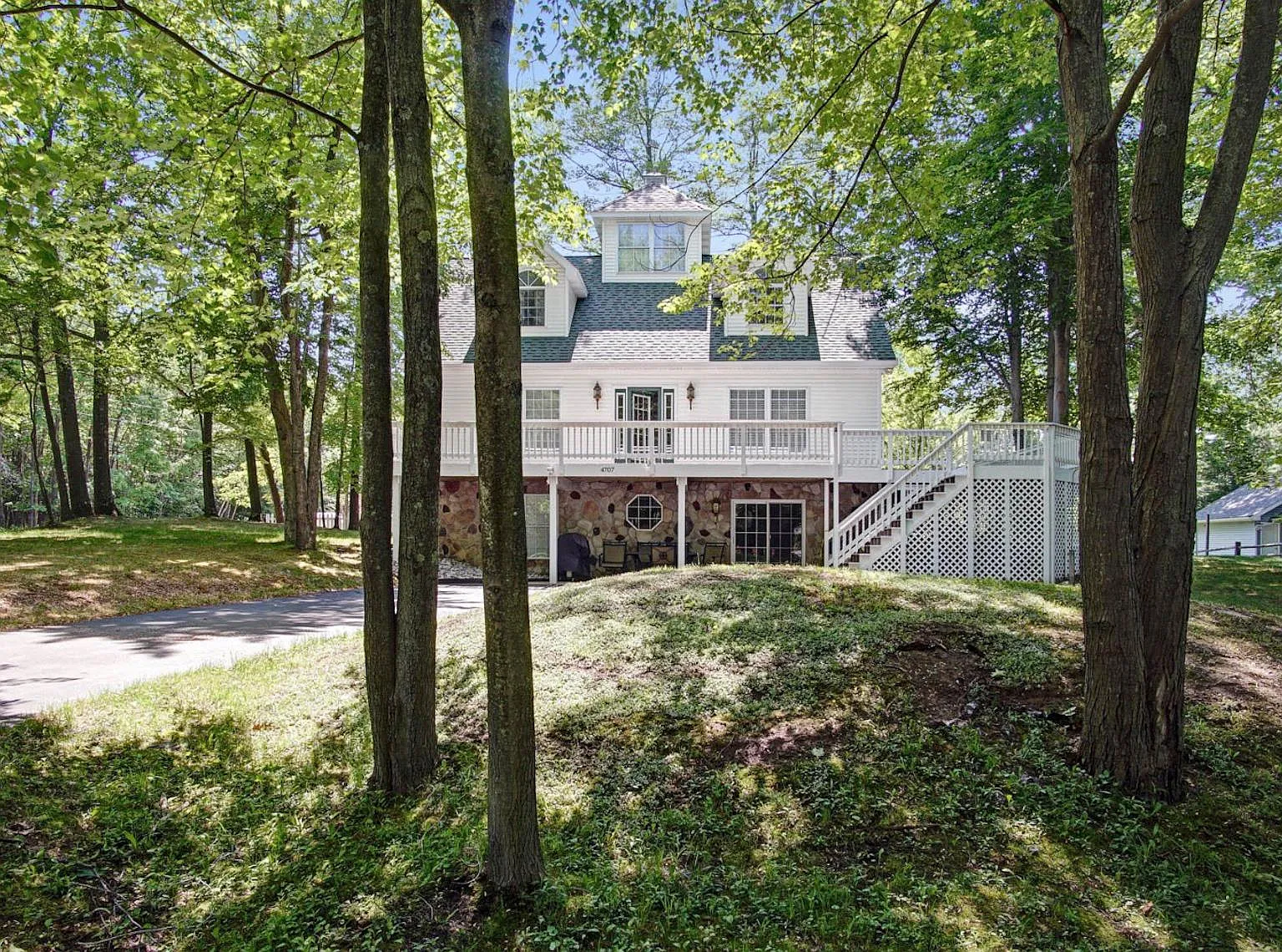 4707 N Ridge Rd — Photo 3
