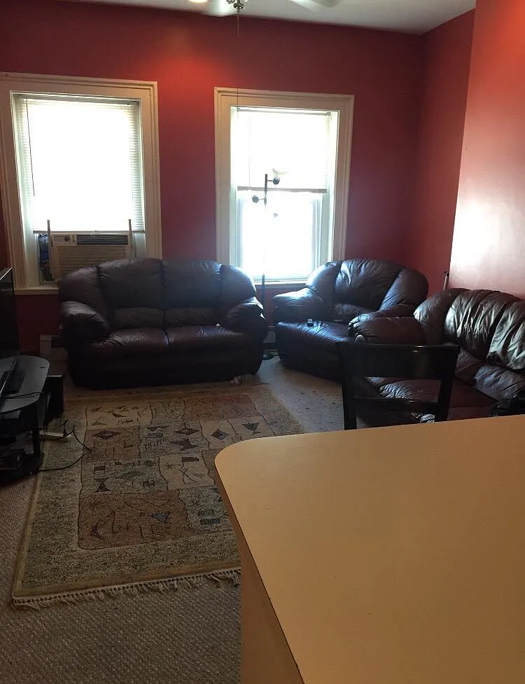 18 Burney St — Photo 3