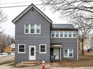 1105 Walnut St, Dubuque, IA 52001