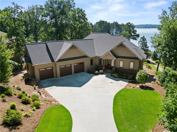 713 Live Oak Ct, Seneca, SC 29672