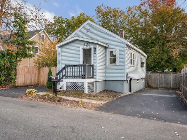 132 Vernon St, Tewksbury, MA 01876